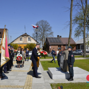 Fotogaleria obchody rocznicy Konstytucji 3 Maja 3.05.2022 r. Złożenie wieńców