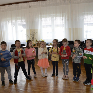Warsztaty przygotowania ozdób wielkanocnych dla przedszkolaków 12.04.2022 r.